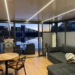 Hausboot Lore דיסבורג