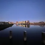 Hausboot Lore ספינת מלון