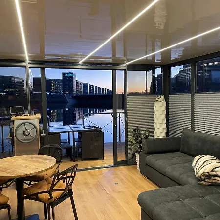 Hausboot Lore Duisburg