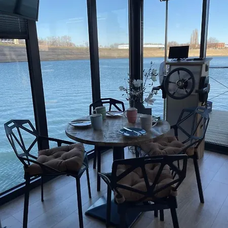 Hausboot Lore Duisburg