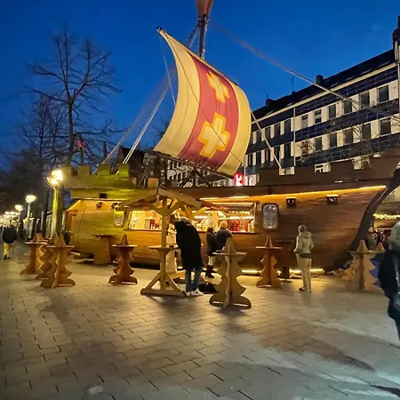 Hausboot Lore Hotel na wodzie