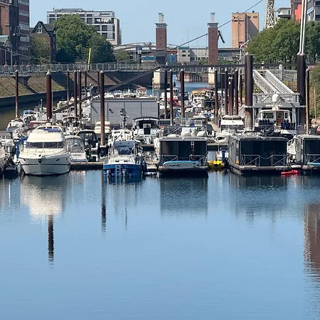 Hausboot Lore Botel Duisburg