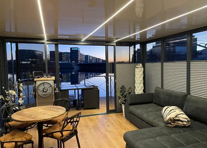 Hausboot Lore Ντούισμπουργκ