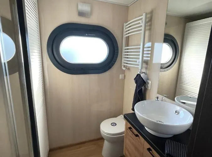 Hotel en barco Hausboot Lore