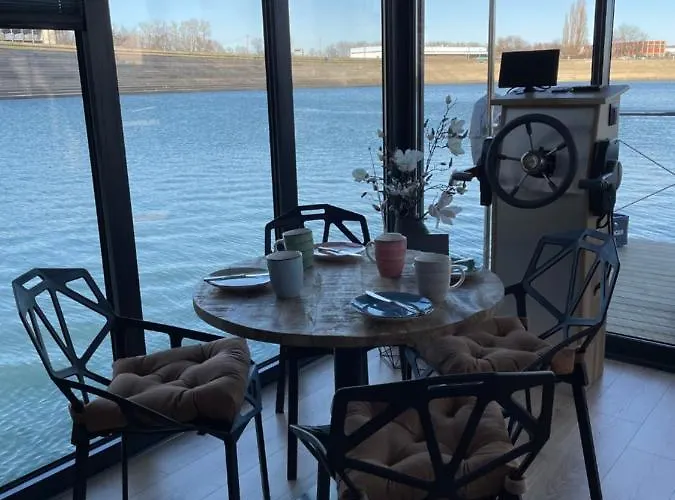 Hausboot Lore Duisburg