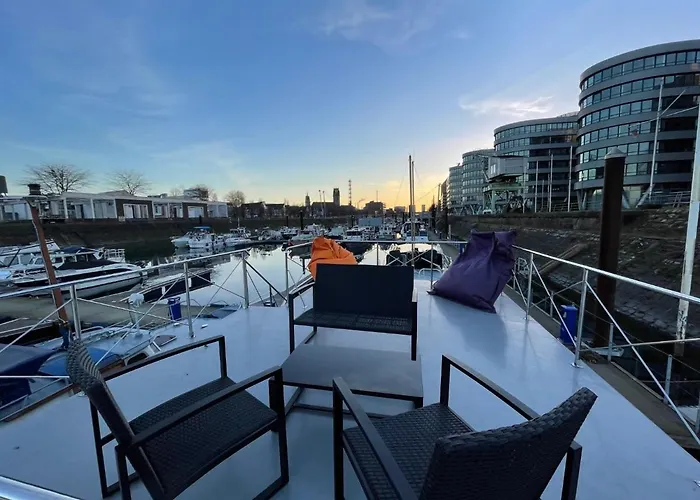 Hotel en barco Hausboot Lore