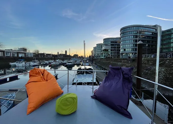 Hausboot Lore Πλωτό κατάλυμα Ντούισμπουργκ