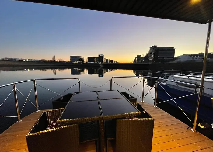 Hausboot Lore Duisburg