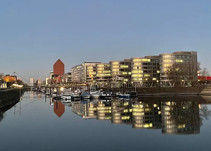 بوتيل Hausboot Lore *