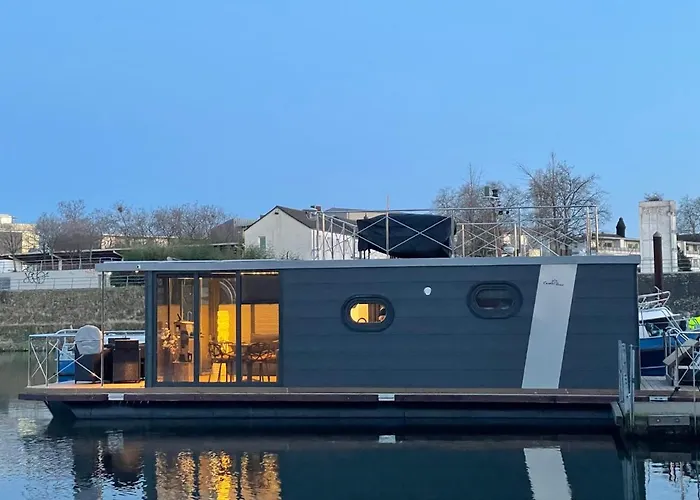 Hotel en barco Hausboot Lore Duisburg