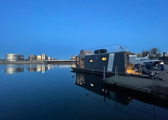 Hausboot Lore Hotel en barco *