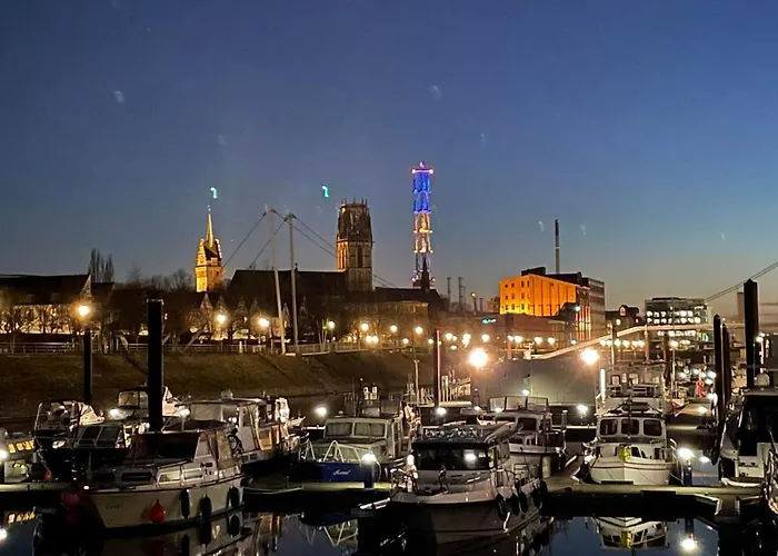 Hausboot Lore Πλωτό κατάλυμα *