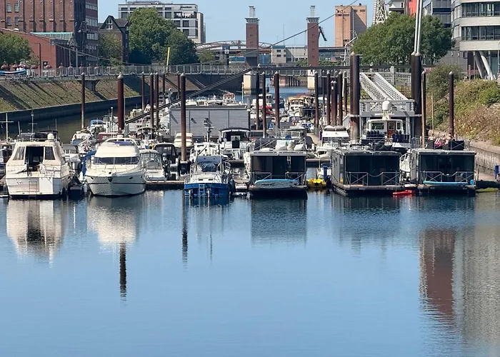 Hausboot Lore Πλωτό κατάλυμα Ντούισμπουργκ